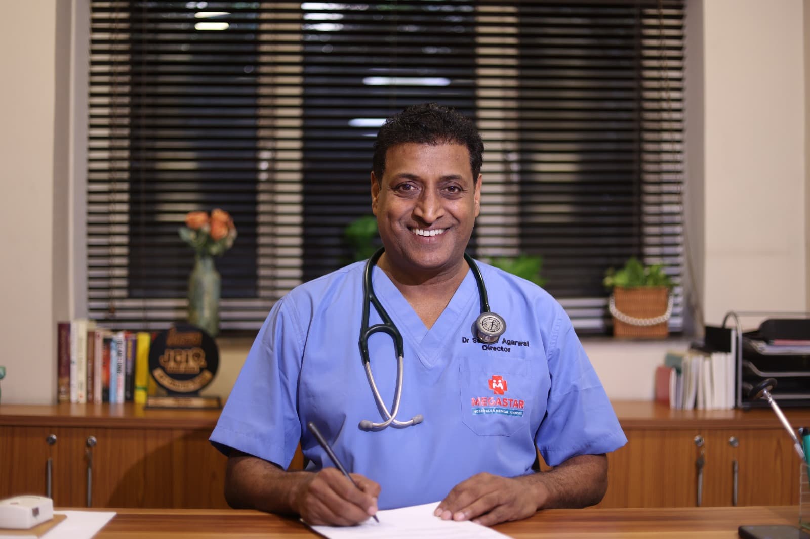Dr Sanjeev Agarwal - Founder & Director